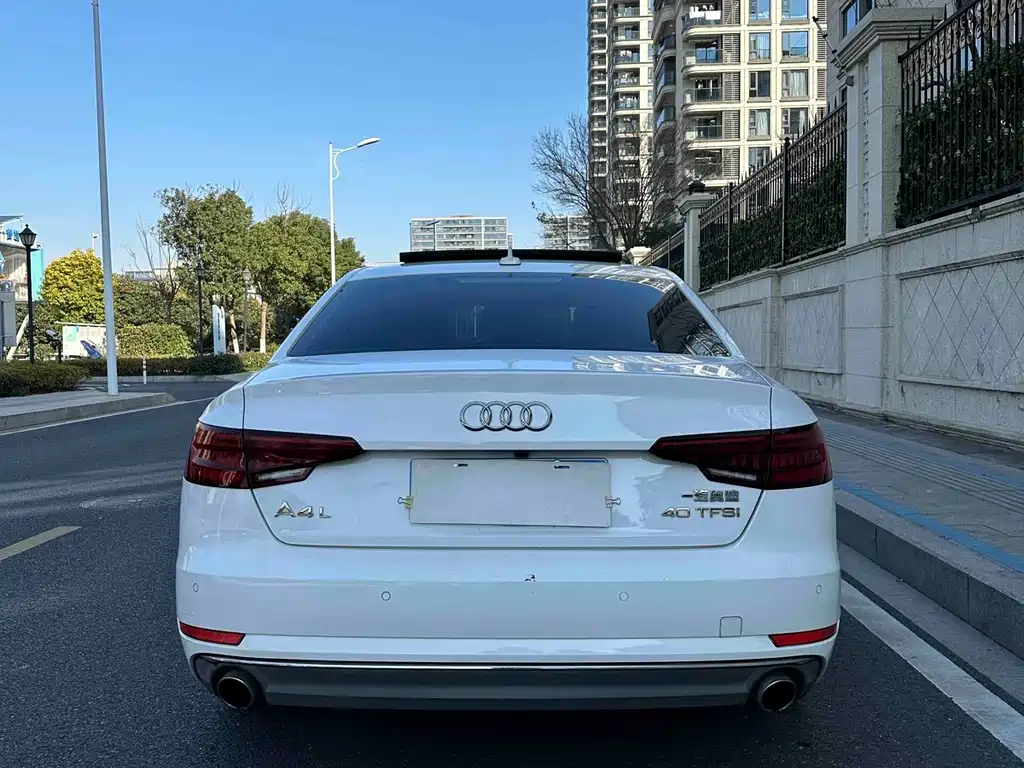 Audi A4L 2018 30th Anniversary Model 40 TFSI Enterprising купить на сайте DeffCars
