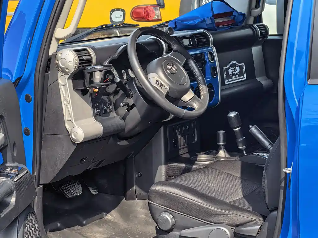 FJ Cruiser 2007 4.0L купить на сайте DeffCars