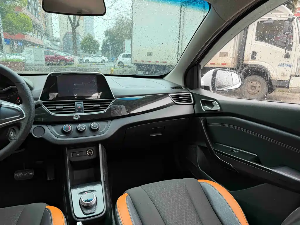 Baojun 310 2017 1.5L automatic fashion model купить на сайте DeffCars