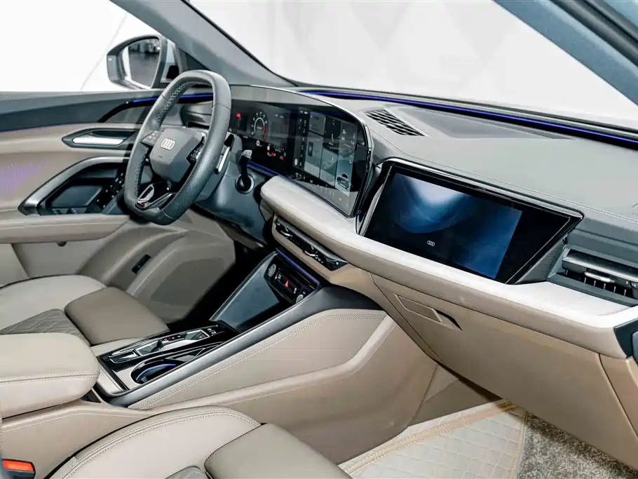 Audi Q5L 2026 2.0T Exclusive Edition for Ten Million Users купить на сайте DeffCars