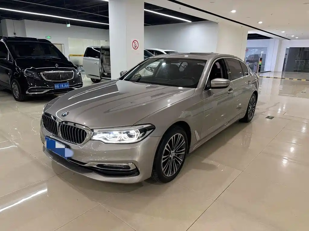 BMW 5 Series 2018 Facelift 530Li Exclusive Luxury Package купить на сайте DeffCars