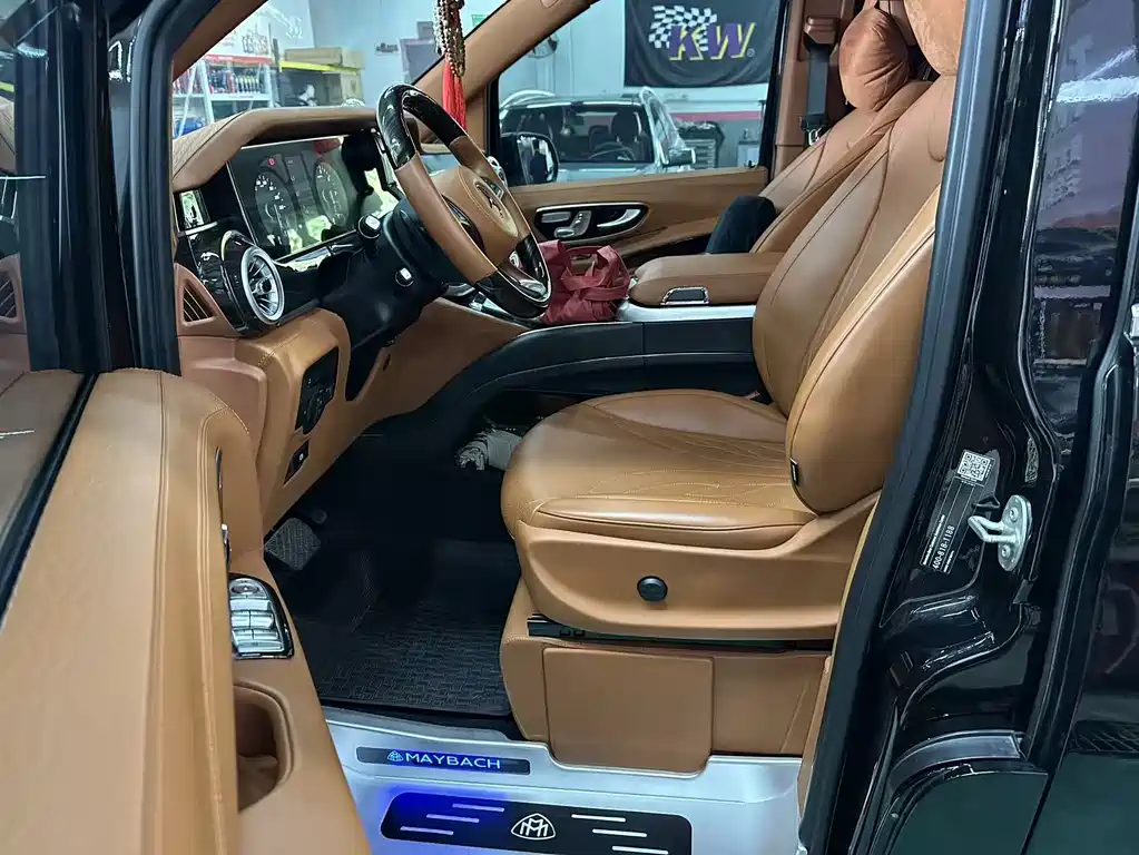 Vito 2023 2.0T Business Edition 7 seats купить на сайте DeffCars