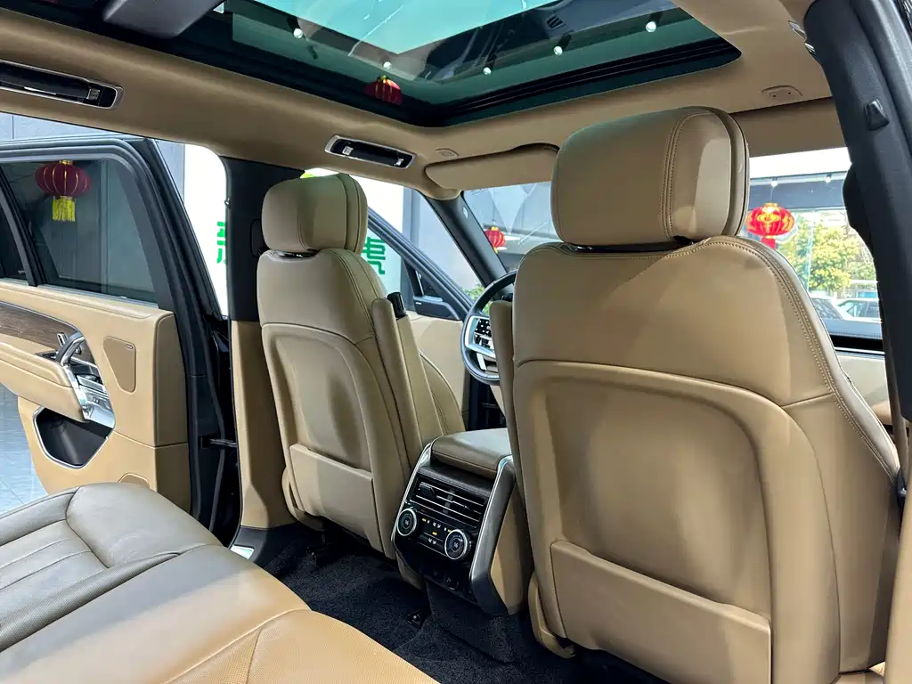 Range Rover 2024 3.0 L6 400PS Extended Edition, seven seats купить на сайте DeffCars