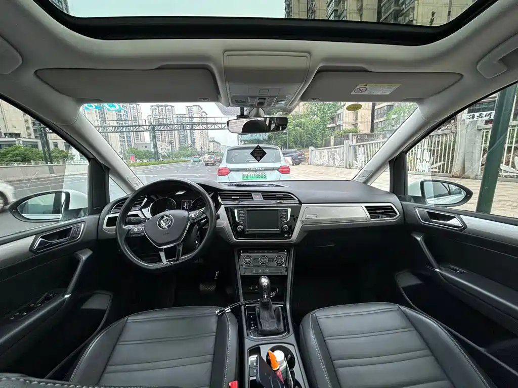 Touran 2016 Touran L 280TSI DSG Shuya Edition купить на сайте DeffCars