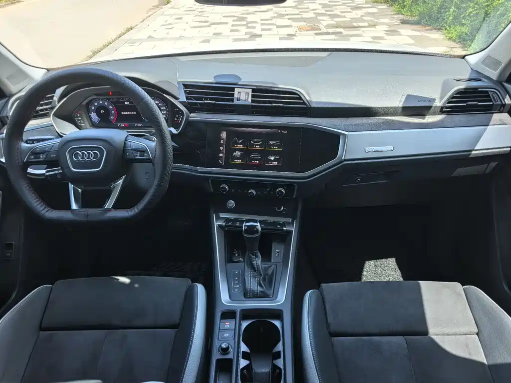 Audi Q3 2020 40 TFSI Fashionable and Dynamic купить на сайте DeffCars