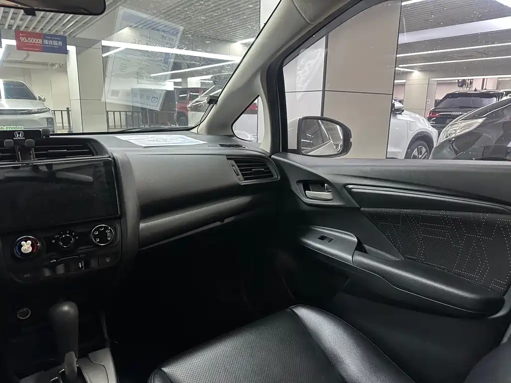 Fit 2016 1.5L LXS CVT Comfort Sunroof Edition купить на сайте DeffCars