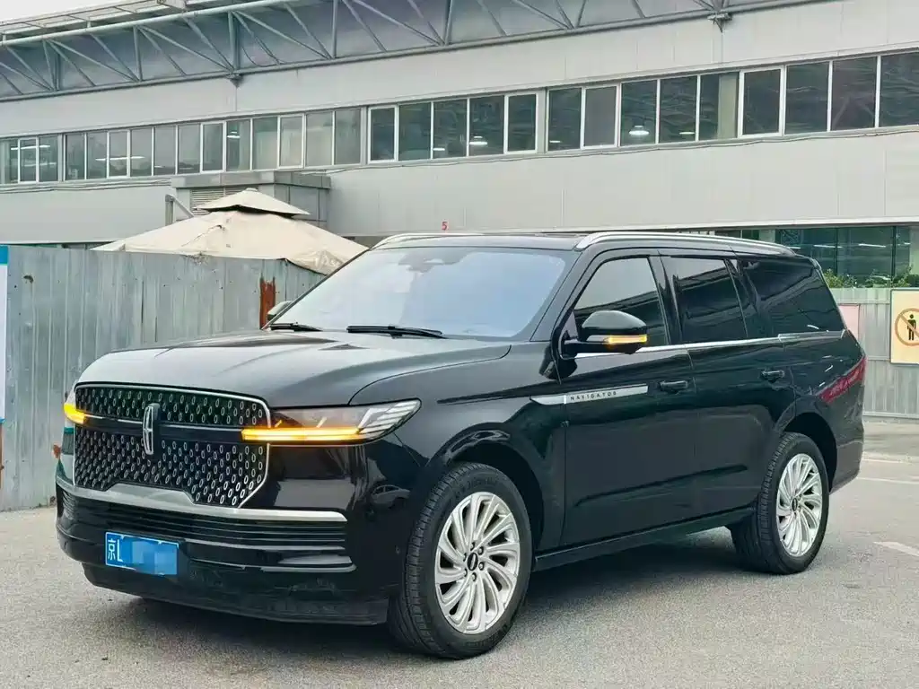 Navigator 2025 3.5T President Edition купить на сайте DeffCars