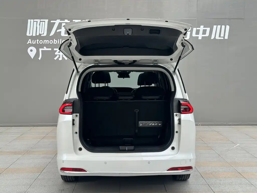 Trumpchi M6 2023 PRO 270T DCT Exclusive Edition купить на сайте DeffCars