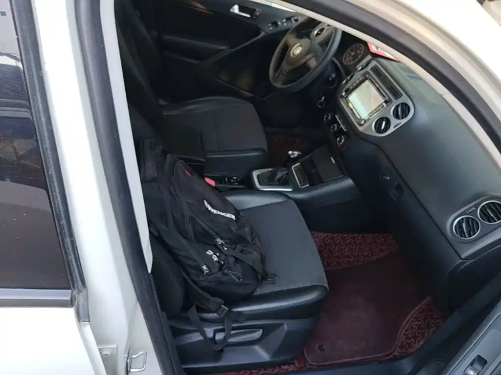 Tiguan 2015 1.8TSI automatic two-wheel drive fashion version купить на сайте DeffCars