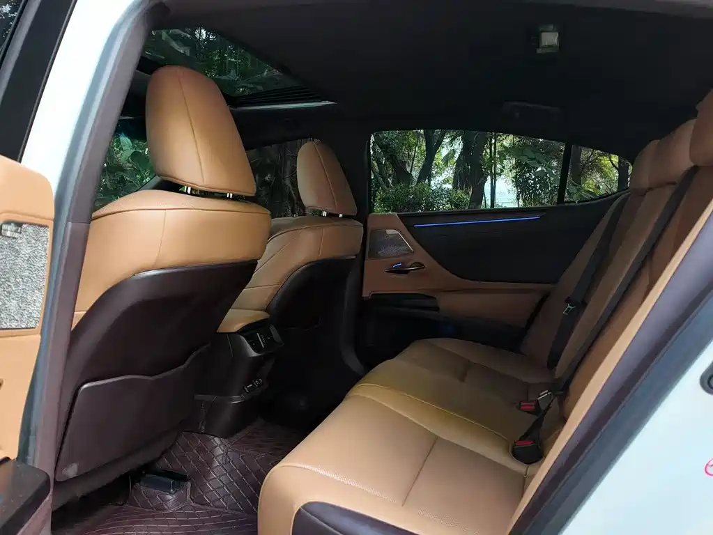 Lexus ES 2018 200 Excellence Edition National V купить на сайте DeffCars