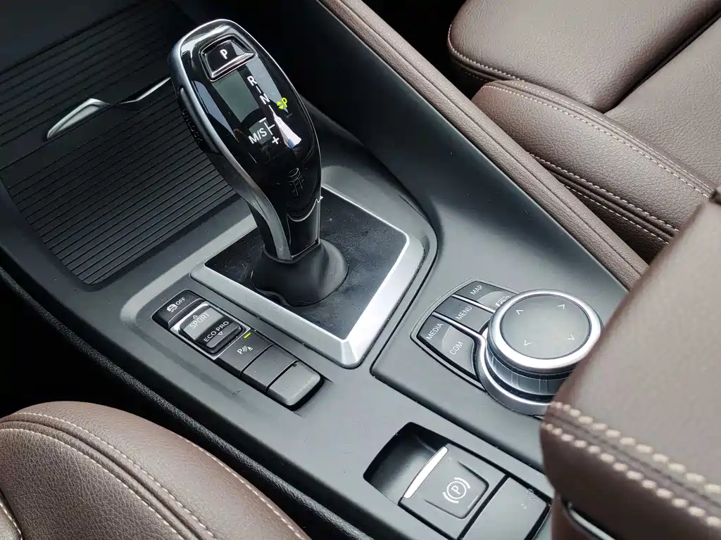 BMW X1 2022 sDrive25Li Leading Model купить на сайте DeffCars