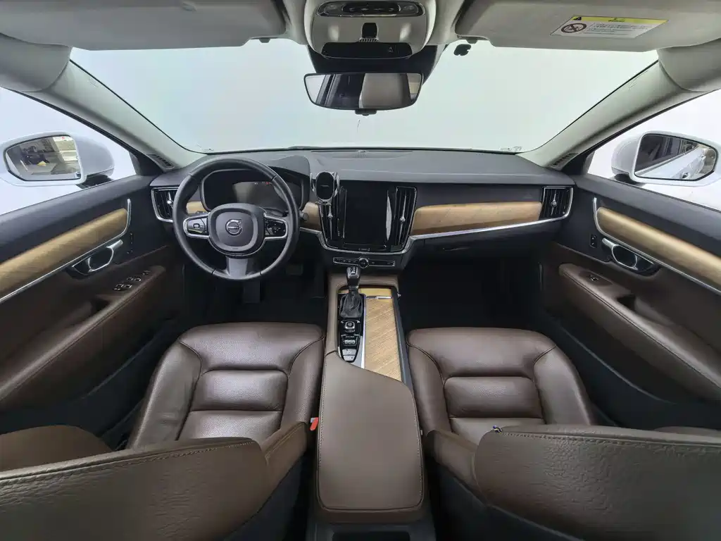 Volvo S90 2020 T5 Zhiyi Luxury Edition купить на сайте DeffCars