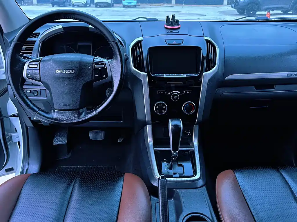 D-MAX 2018 3.0T two-wheel drive automatic elite 4JJ1-TC HI купить на сайте DeffCars