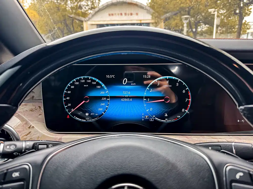 Vito 2023 2.0T Business Edition 7 seats купить на сайте DeffCars