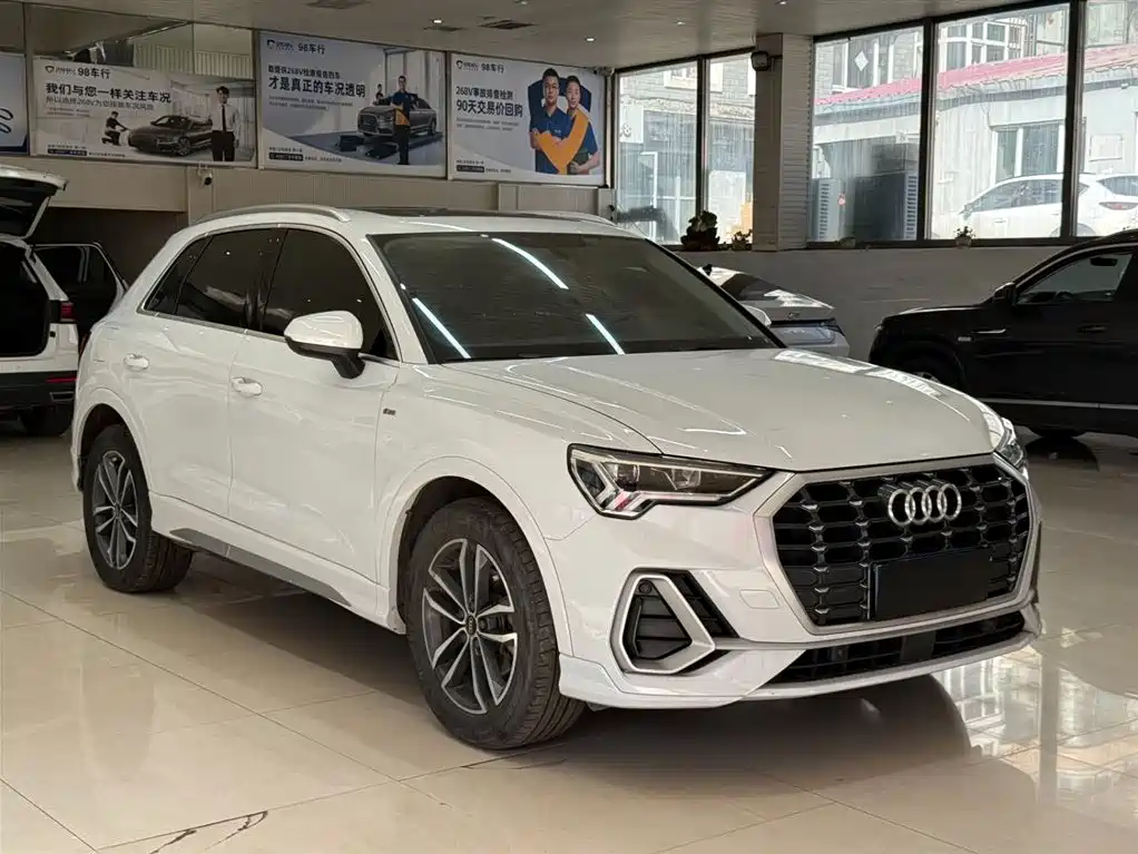 Audi Q3 2022 35 TFSI aggressive and dynamic купить на сайте DeffCars