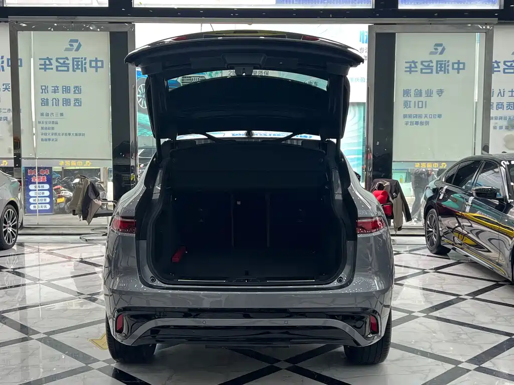 Jaguar F-PACE 2023 P250 R-Dynamic BLACK купить на сайте DeffCars