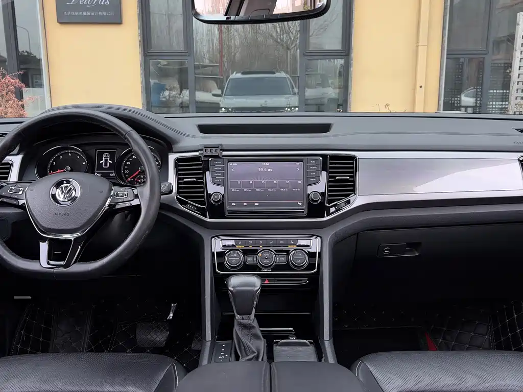 Touron 2017 380TSI four-wheel drive luxury version купить на сайте DeffCars