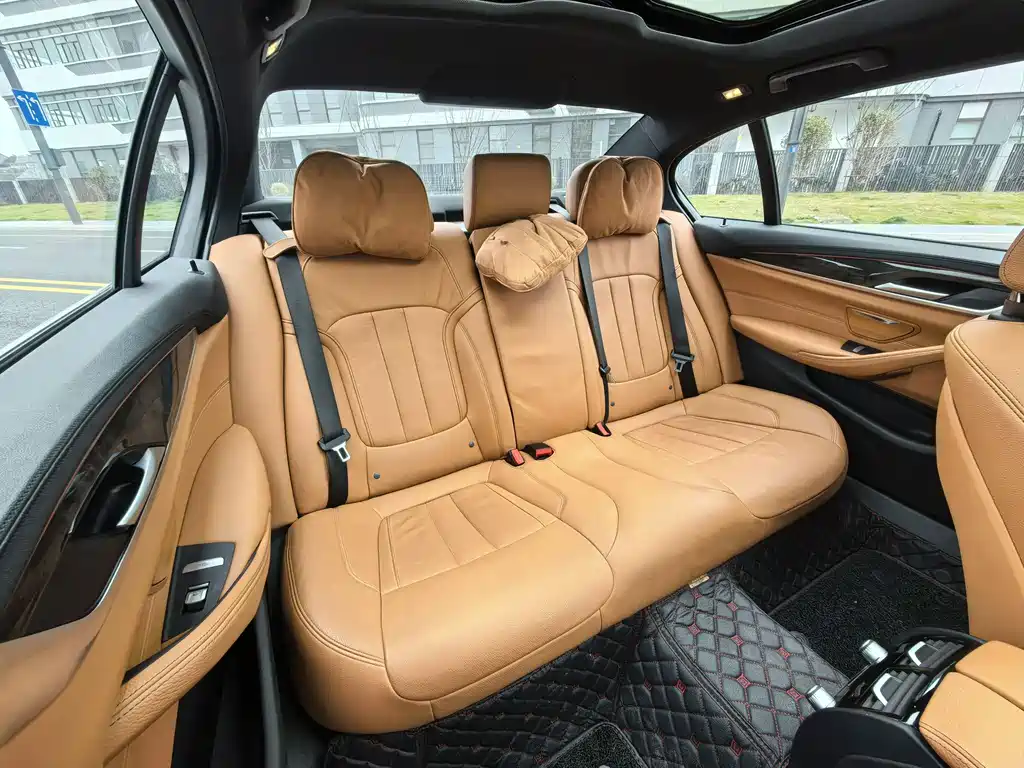 BMW 5 Series 2019 facelift 530Li leading M sports package купить на сайте DeffCars