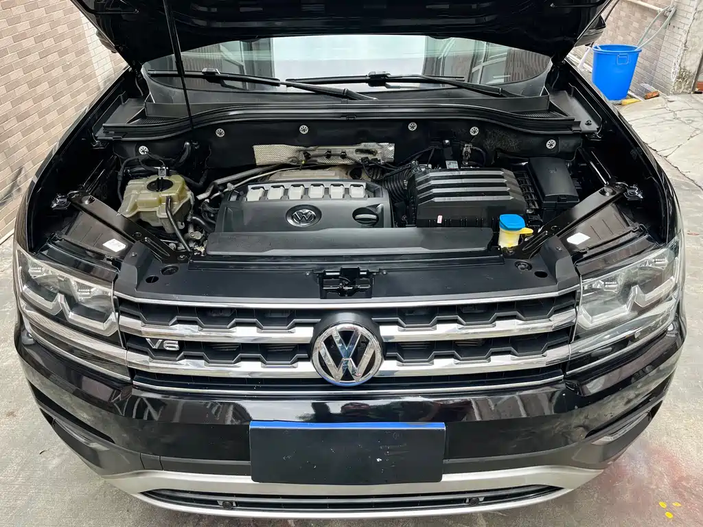 Touron 2017 530 V6 four-wheel drive luxury version купить на сайте DeffCars