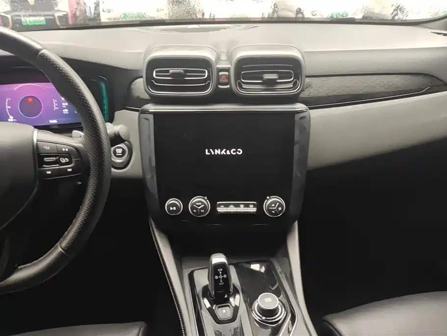 Lynk & Co 03 2020 2.0TD Automatic Pro version купить на сайте DeffCars