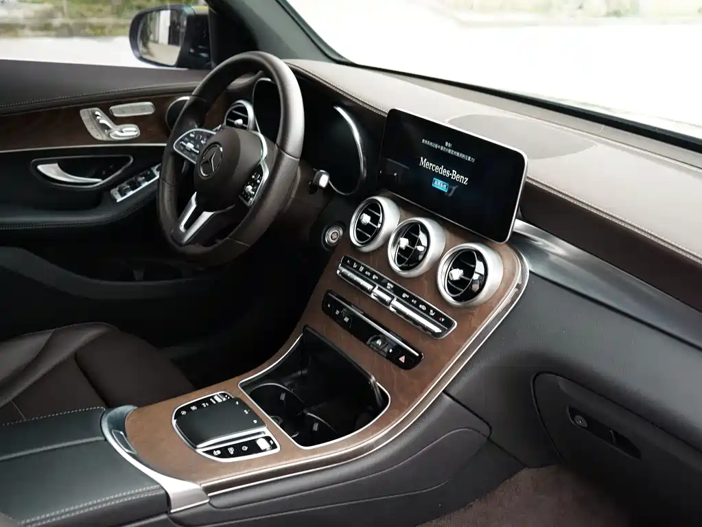 Mercedes-Benz GLC 2022 facelift 2 GLC 260 L 4MATIC luxury model купить на сайте DeffCars
