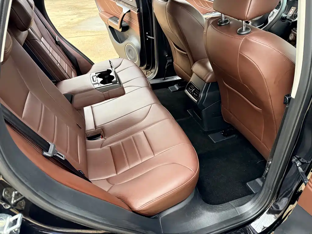 Wei brand VV5 2019 1.5T two-wheel drive Yanfeng купить на сайте DeffCars