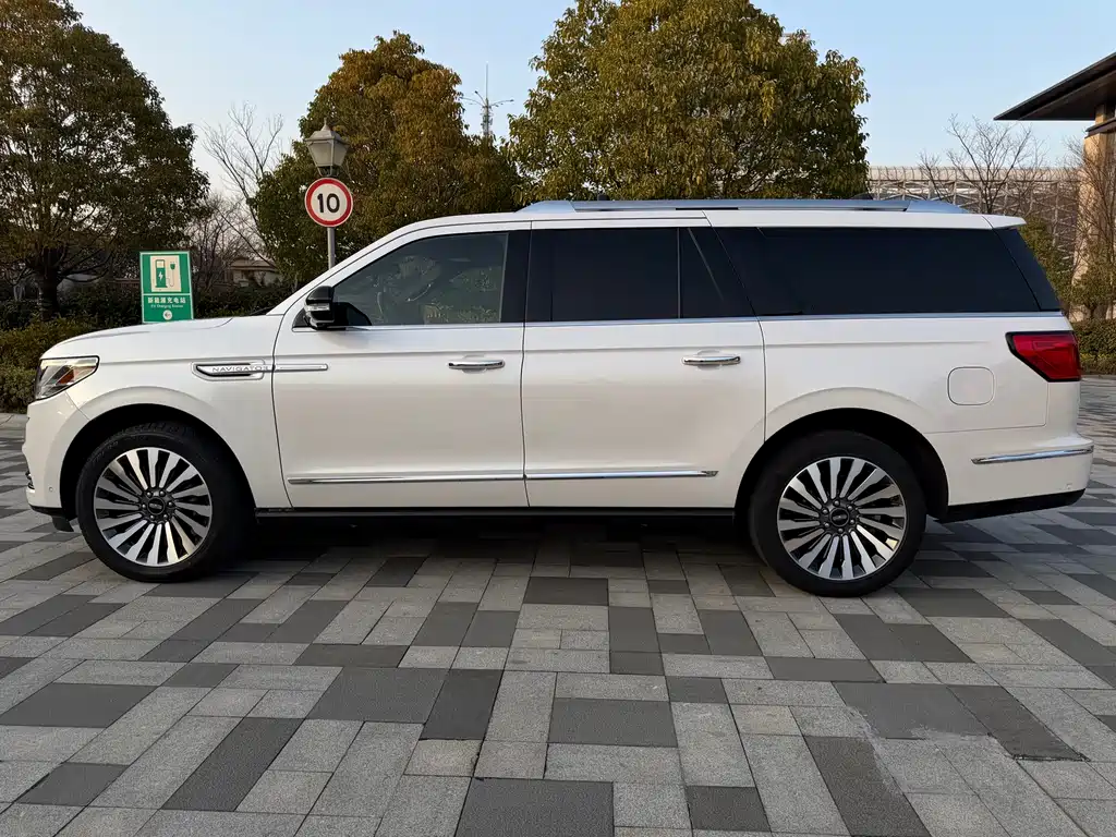 Navigator 2020 3.5T Long Axis Presidential Edition купить на сайте DeffCars