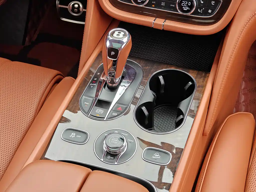 Bentayga 2018 4.0T V8 купить на сайте DeffCars
