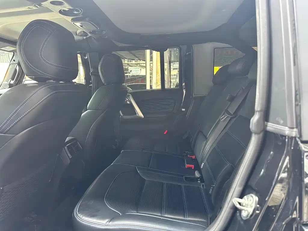 Beijing Off-Road BJ40 2019 PLUS 2.3T Automatic Four-wheel Drive Exclusive Edition National VI купить на сайте DeffCars