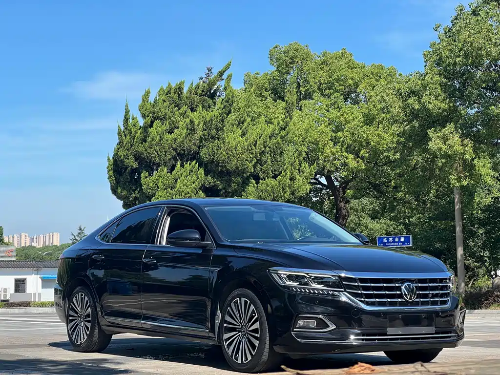Passat 2021 330TSI Deluxe Edition купить на сайте DeffCars