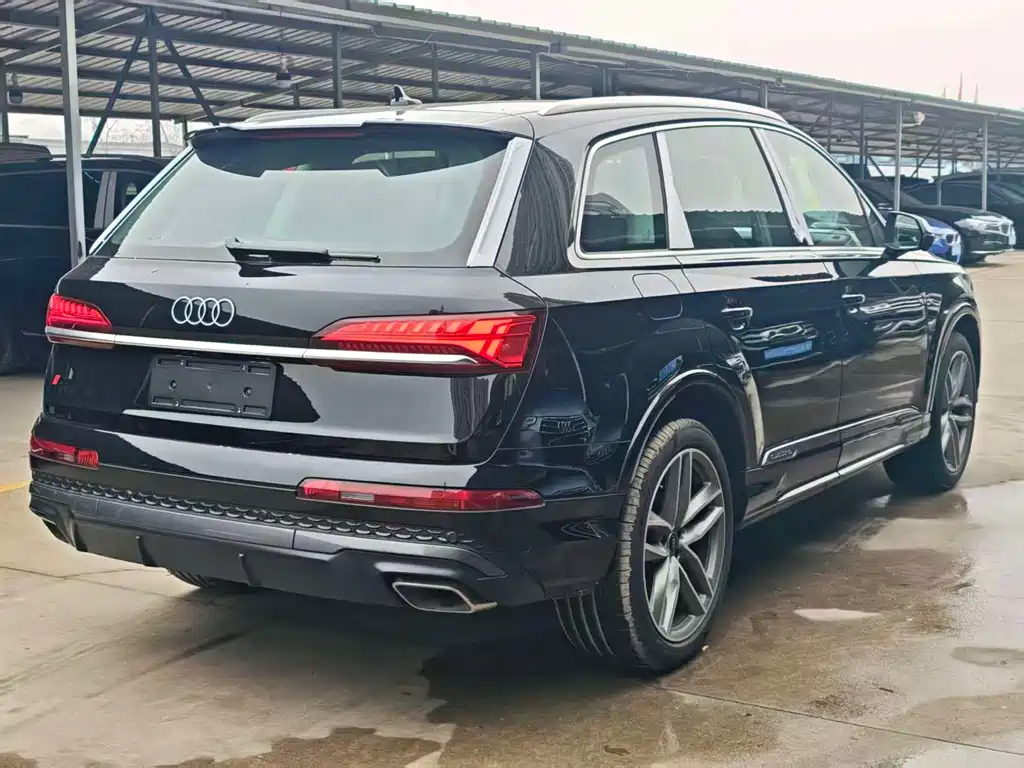 Audi Q7 2025 55 TFSI quattro S line sports купить на сайте DeffCars