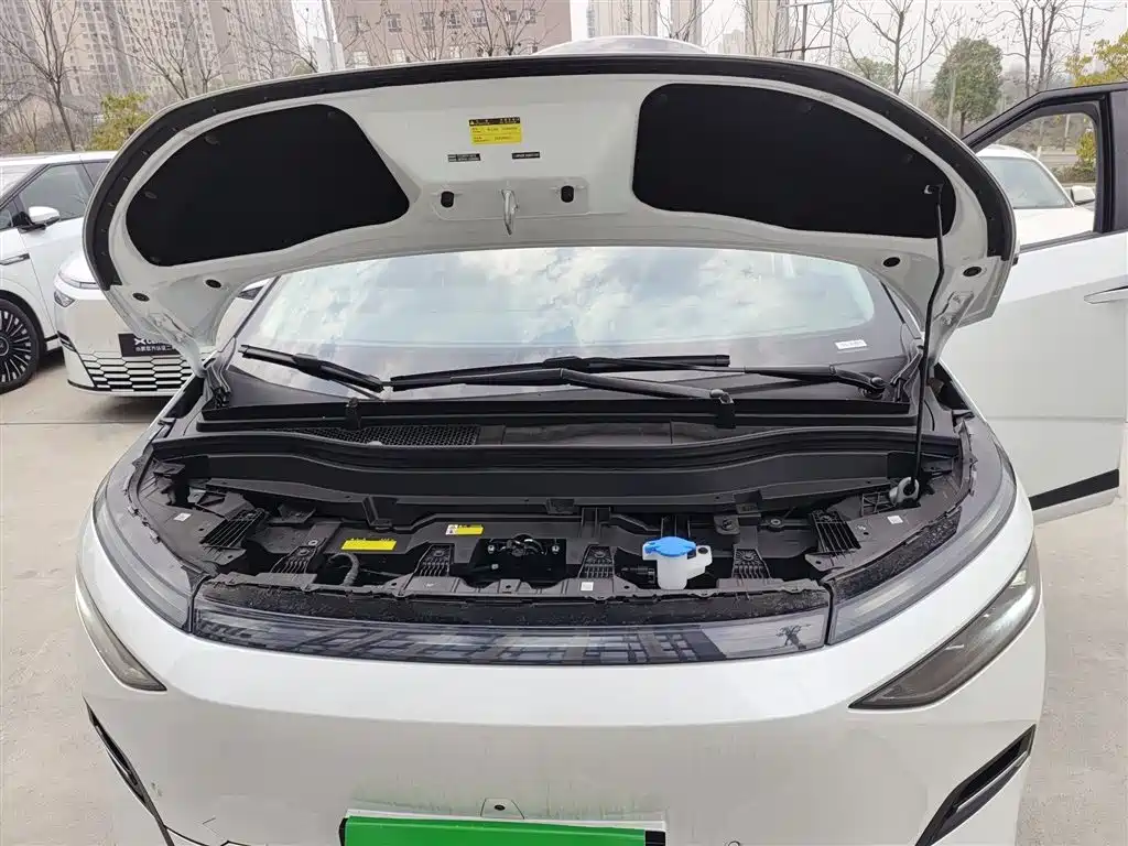 Xpeng X9 2025 pure electric 740 long battery life Max купить на сайте DeffCars