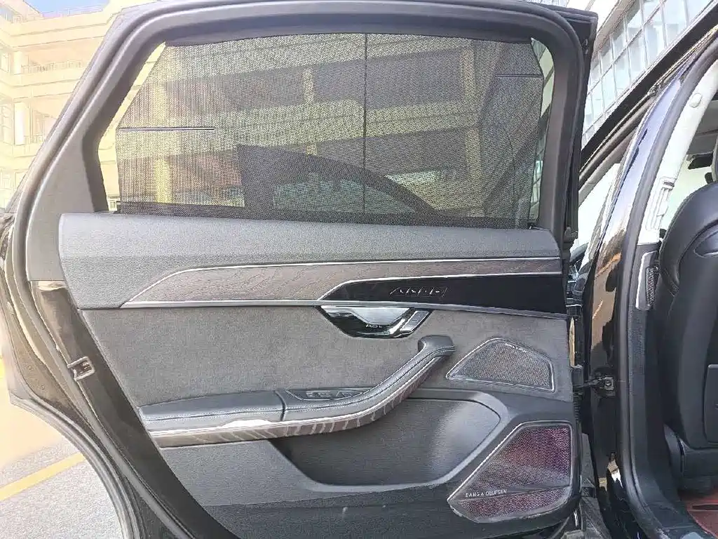 Audi A8 2023 A8L 50 TFSI quattro Premium Selection купить на сайте DeffCars