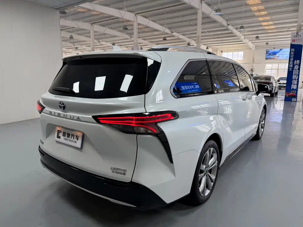 SIENNA 2023 2.5L Hybrid Premium Edition купить на сайте DeffCars