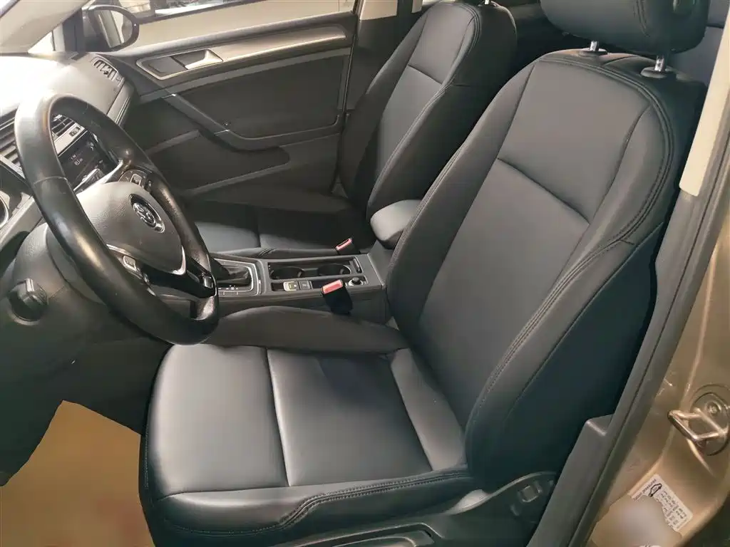 Golf 2019 200TSI DSG Comfort and Progress Edition National VI купить на сайте DeffCars