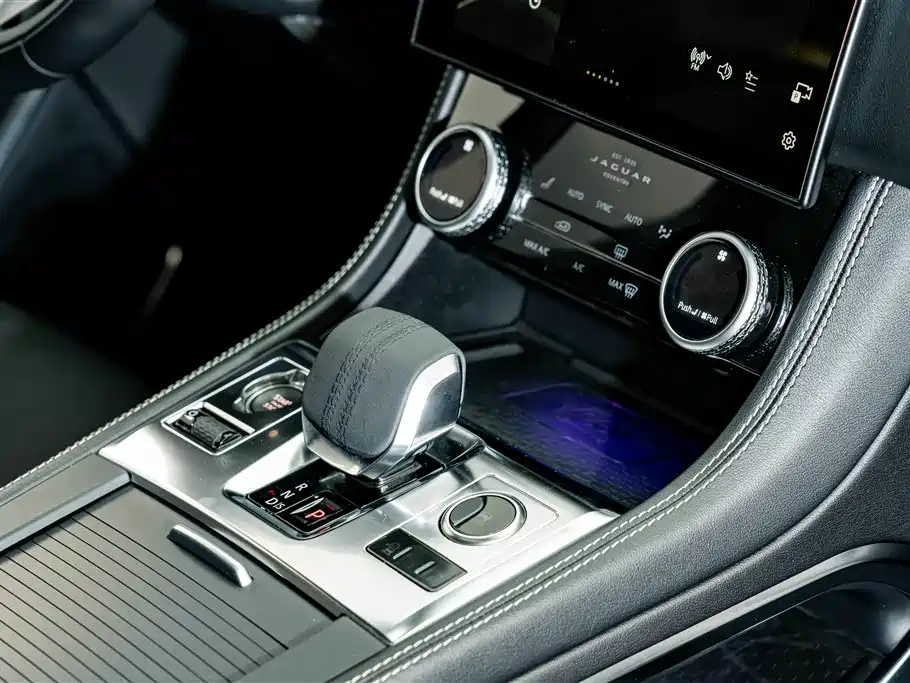 Jaguar F-PACE 2024 P250 R-Dynamic SE купить на сайте DeffCars