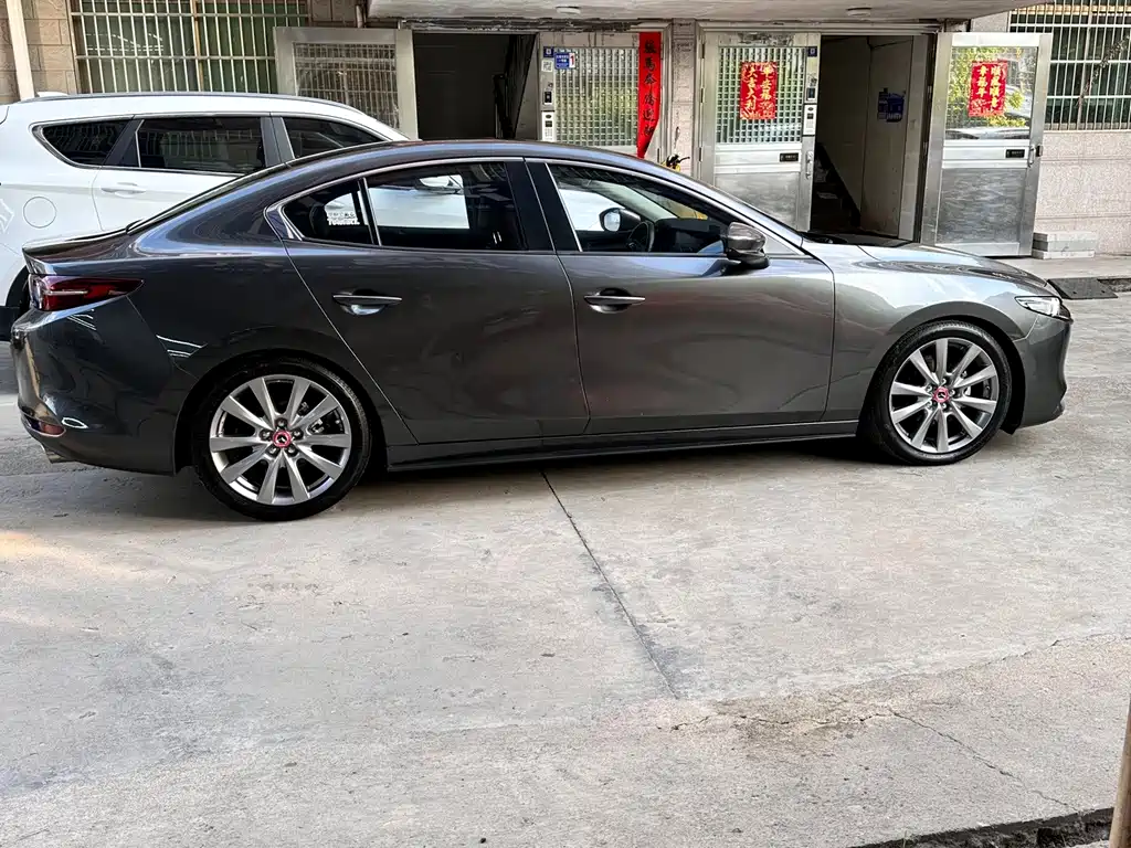 Mazda3 Angkesela 2022 2.0L Automatic Zhiya Obsidian Edition купить на сайте DeffCars