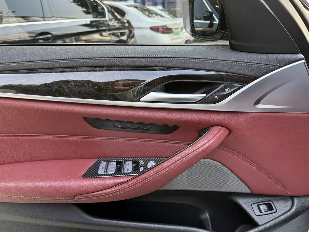 BMW 5 Series 2022 525Li M Sports Package купить на сайте DeffCars