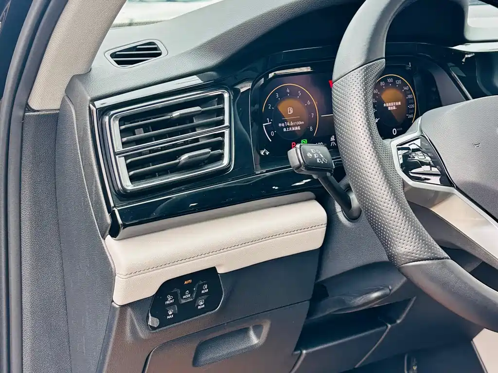 Touron 2023 380TSI four-wheel drive luxury version купить на сайте DeffCars