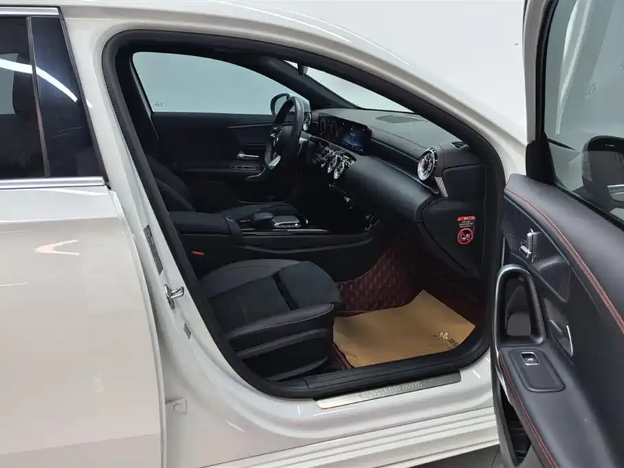 Mercedes-Benz A-Class 2023 A 200 L Fashion Model купить на сайте DeffCars