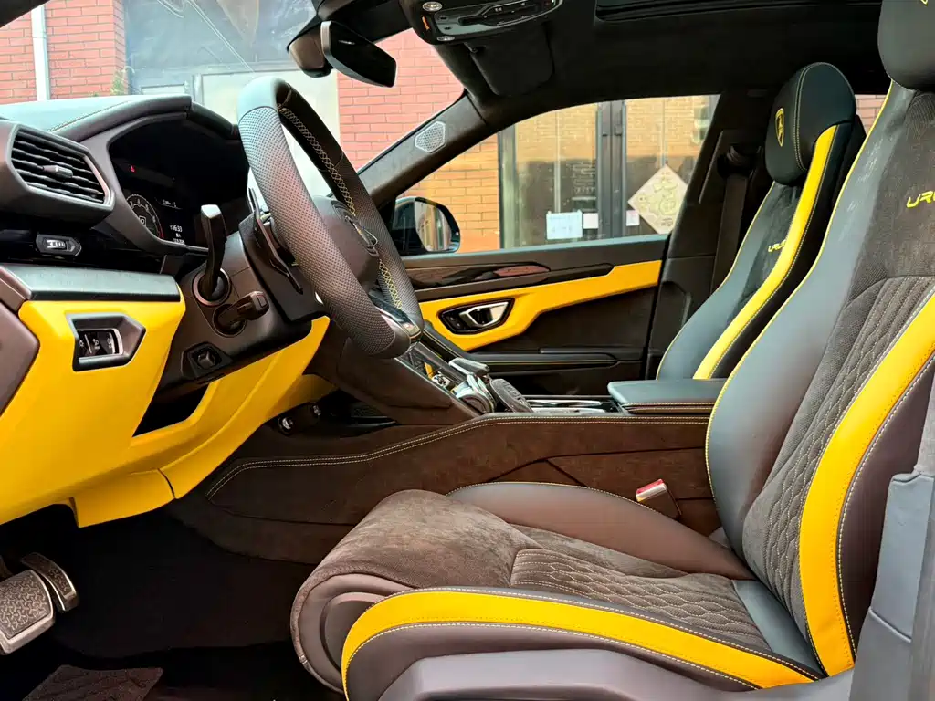 Urus 2023 4.0T V8 S купить на сайте DeffCars
