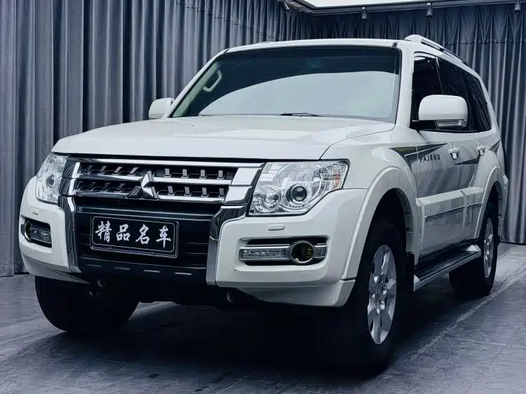 Pajero imported 2019 3.0L automatic standard version купить на сайте DeffCars