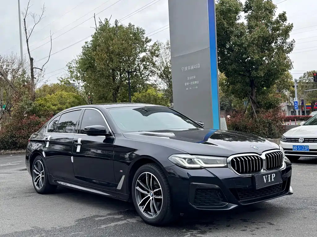 BMW 5 Series 2022 525Li M Sports Package купить на сайте DeffCars