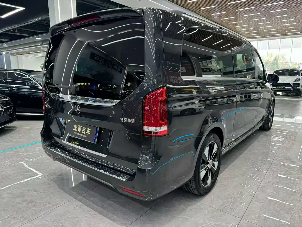 Mercedes-Benz V-Class 2021 V 260 L Long Wheelbase Premium Edition купить на сайте DeffCars