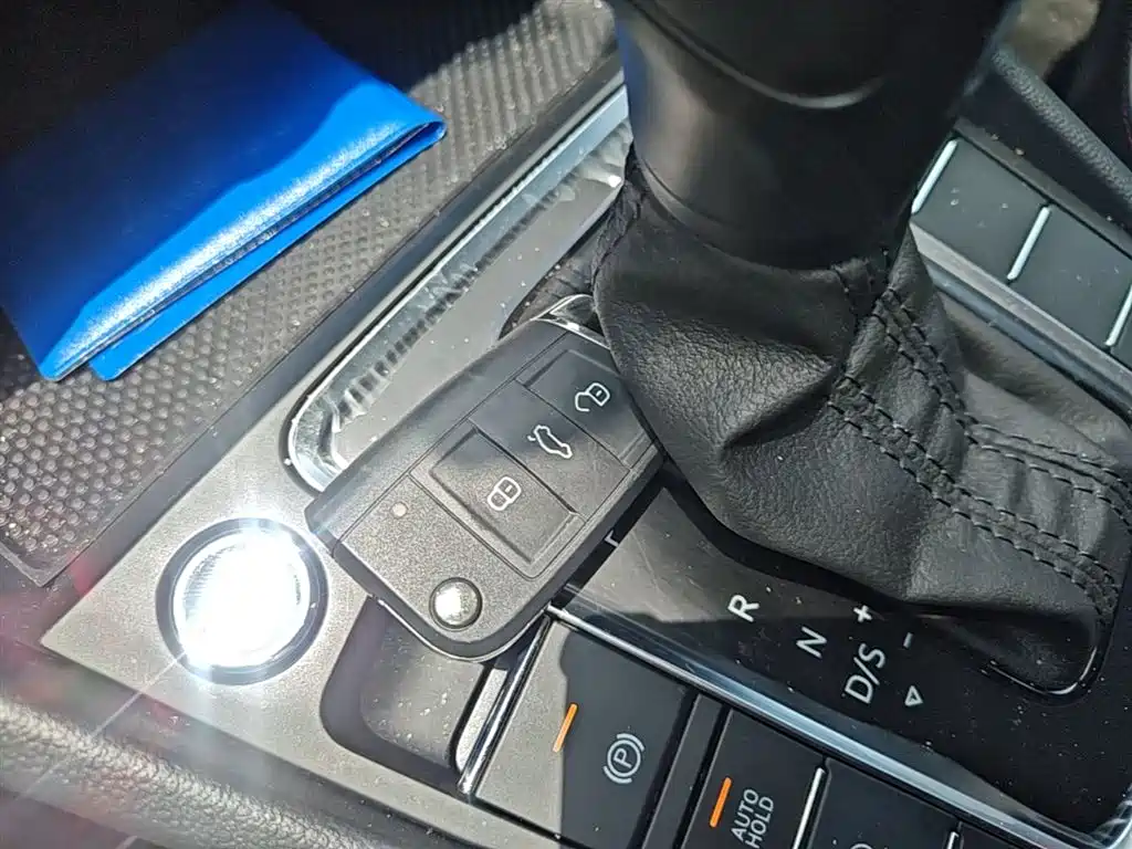Bora 2025 facelift 200TSI DSG Yuexing Navigation Edition купить на сайте DeffCars