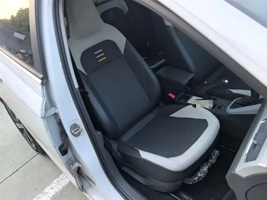 Polo 2019 Plus 1.5L Automatic Beats Trendy Edition купить на сайте DeffCars