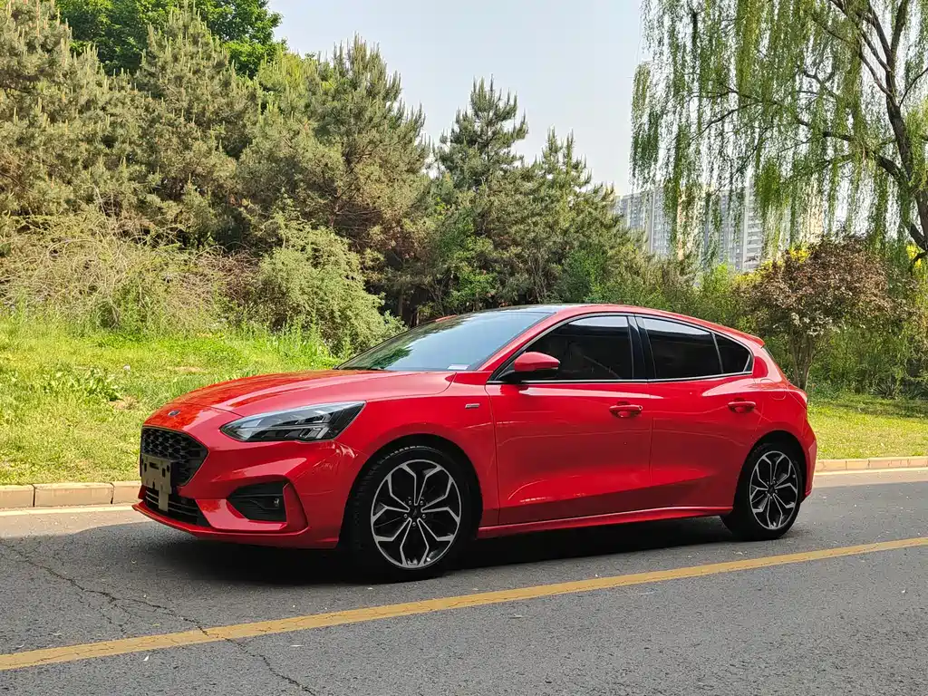 Focus 2020 Hatchback EcoBoost 180 Automatic ST Line купить на сайте DeffCars
