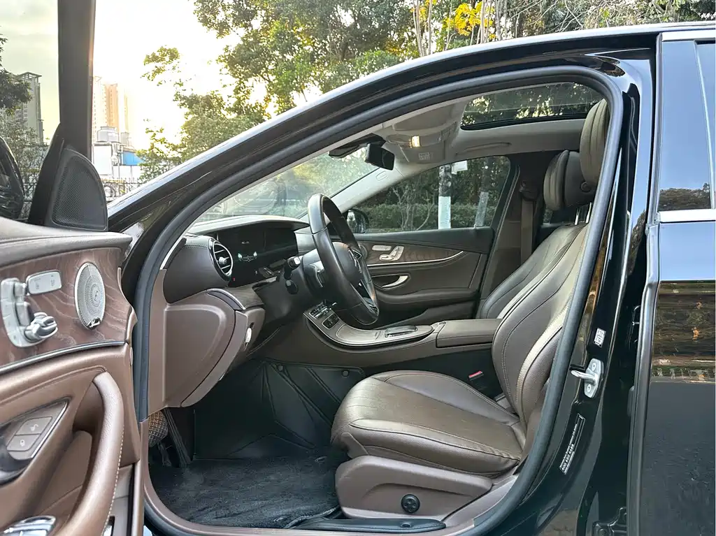 Mercedes-Benz E-Class 2022 E 300 L Luxury Model купить на сайте DeffCars