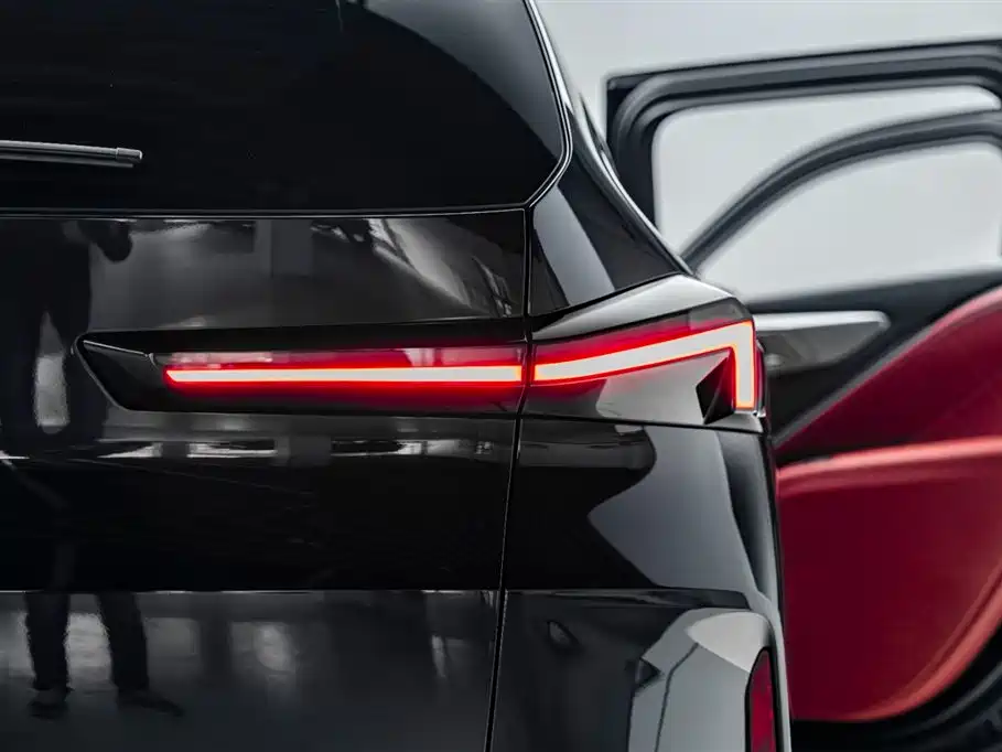 BMW XM 2023 50e купить на сайте DeffCars