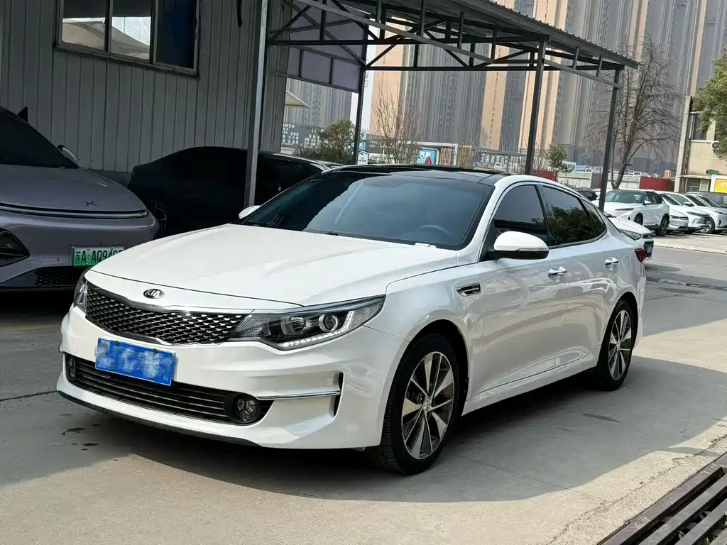 Kia K5 2017 2.0L Automatic 15th Anniversary Special Edition LUX купить на сайте DeffCars